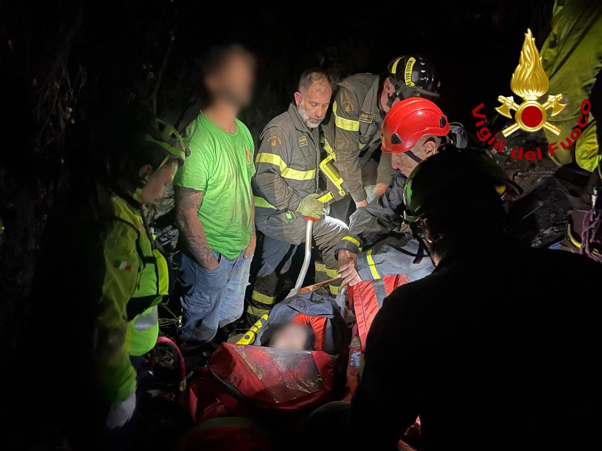 Terni, cade in un dirupo nella notte: trentenne salvata da vigili del fuoco e soccorso alpino Terni, cade in un dirupo nella notte: trentenne salvata da vigili del fuoco e soccorso alpino