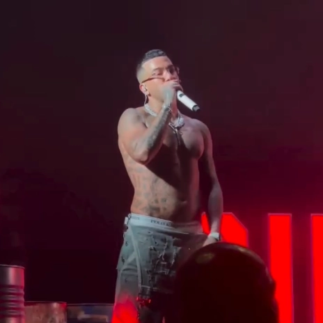 La delusione e l'amarezza di Sfera Ebbasta, che abbandona il palco: "Non sapete divertirvi"