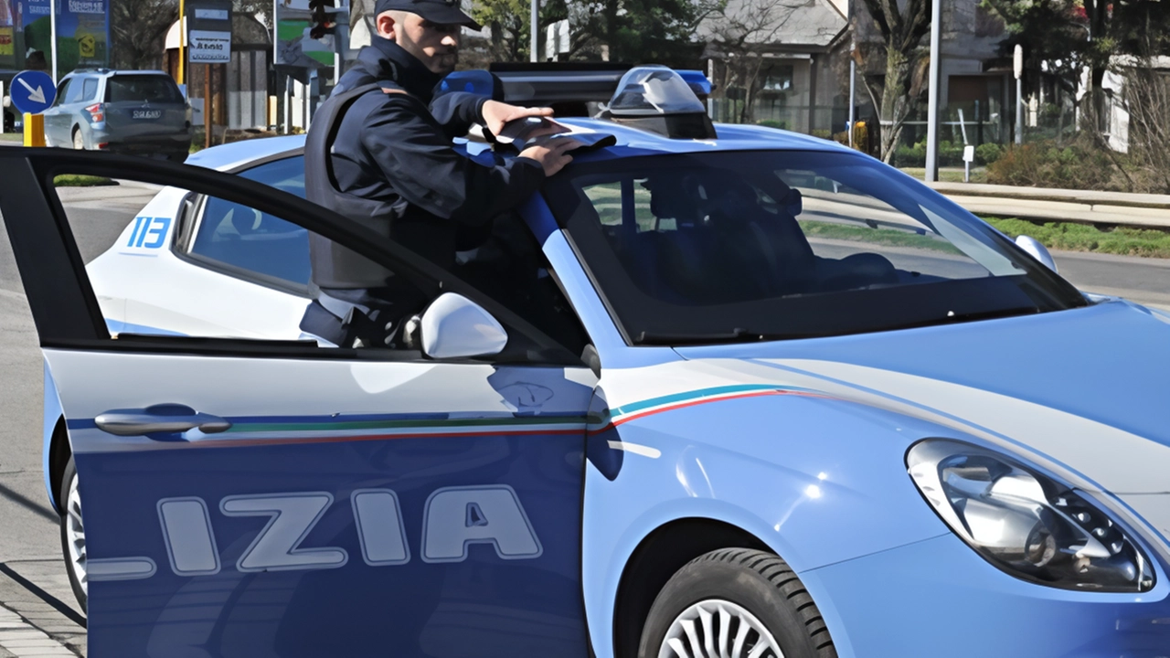 Una pattuglia della polizia (foto di repertorio) Una pattuglia della polizia (foto di repertorio)