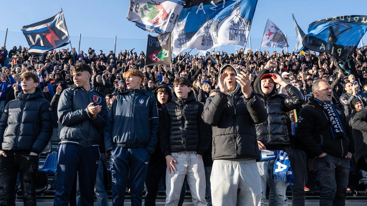 Il giornalista di 50 Canale e l’emozione della promozione: "Sono contento per la città e per la sua provincia" Il giornalista di 50 Canale e l’emozione della promozione: "Sono contento per la città e per la sua provincia"
