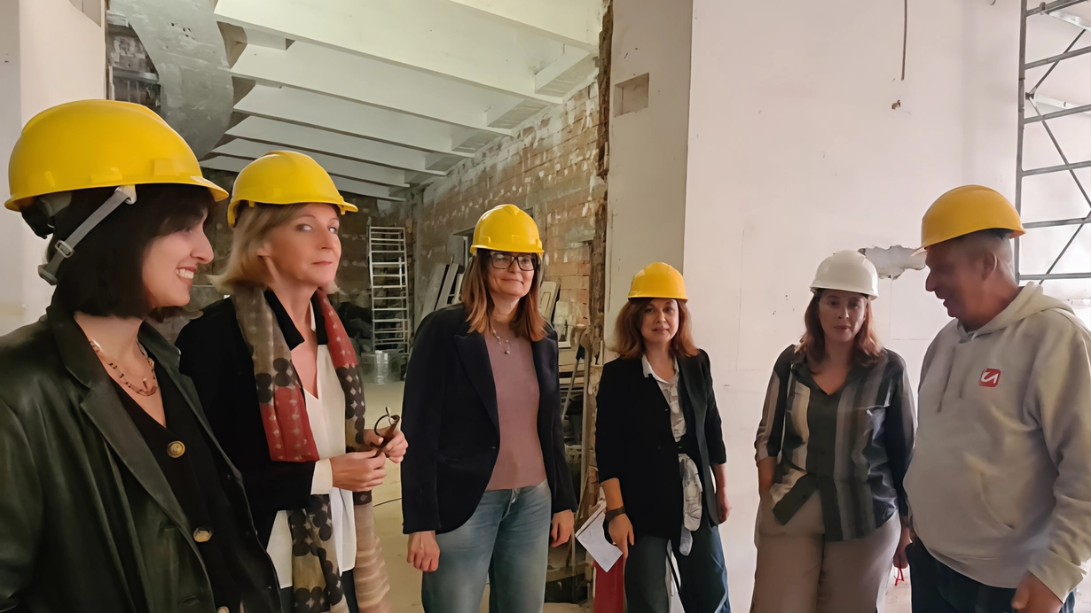 Sopralluogo del sindaco e progettisti al teatro comunale di San Giovanni Sopralluogo del sindaco e progettisti al teatro comunale di San Giovanni