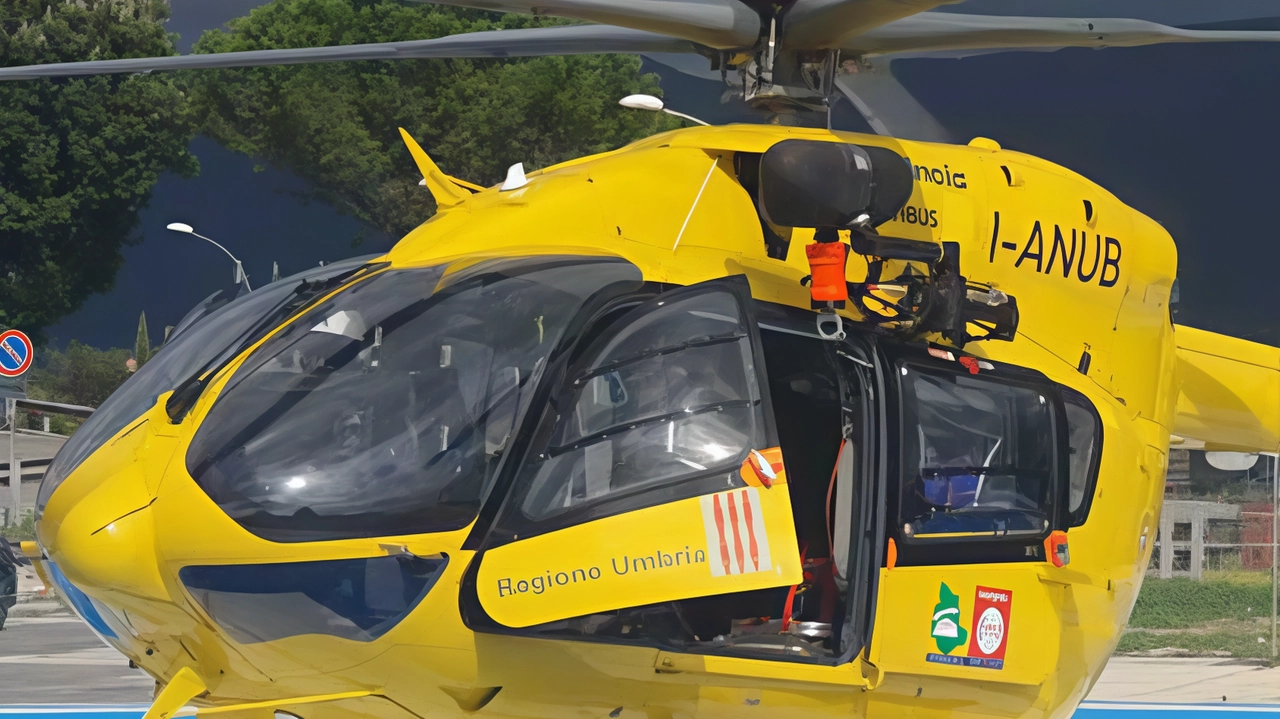 Le condizioni della 23enne erano apparse subito molto gravi tanto che era stata trasportata d’urgenza all’ospedale di Perugia con l’elisoccorso Le condizioni della 23enne erano apparse subito molto gravi tanto che era stata trasportata d’urgenza all’ospedale di Perugia con l’elisoccorso