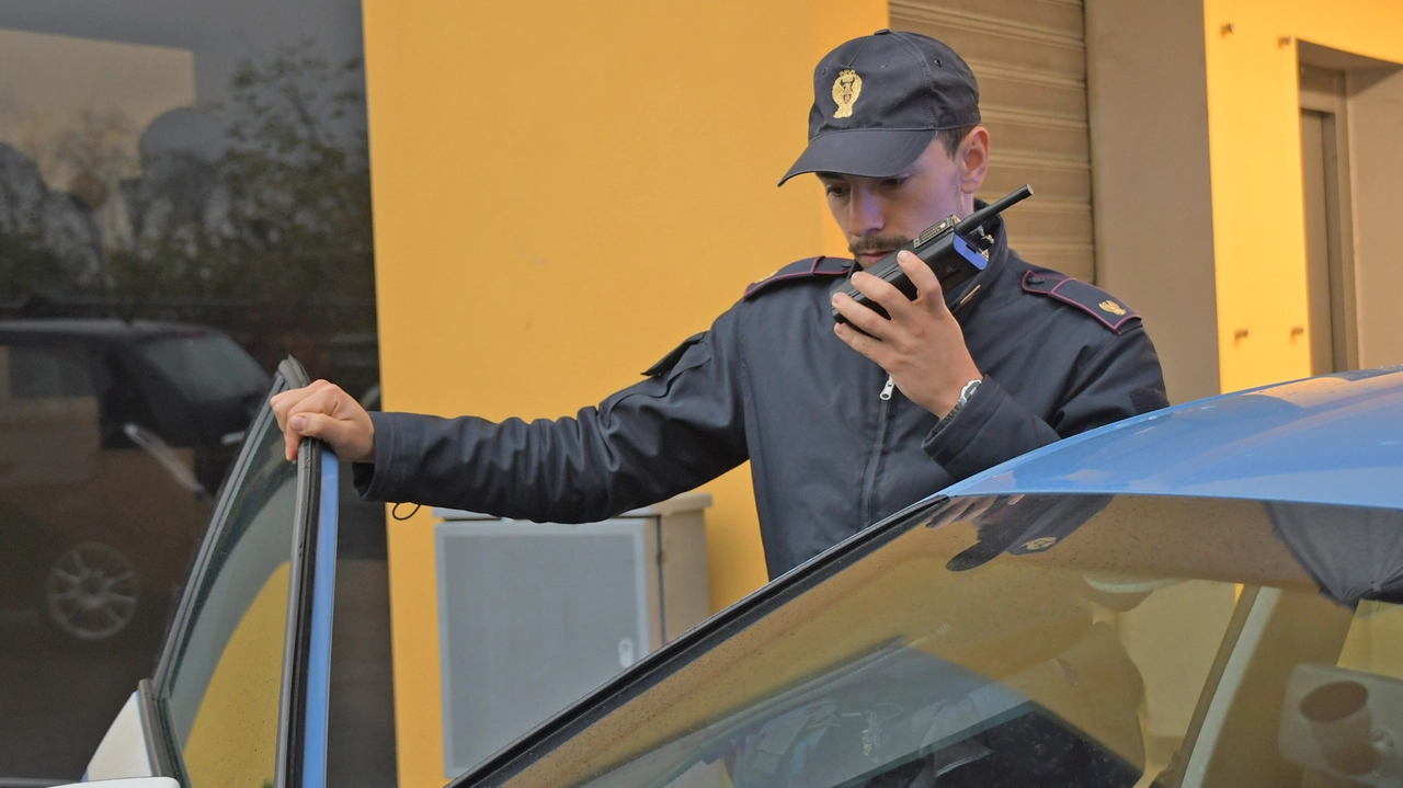 Infermiere fa il corriere della droga: fermato con un etto di cocaina