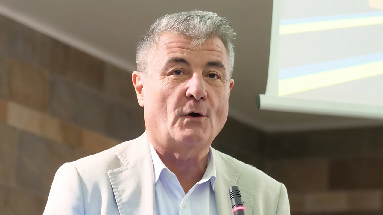 L’assessore regionale alle Infrastrutture e Assetto del territorio Stefano Baccelli illustra l’investimento L’assessore regionale alle Infrastrutture e Assetto del territorio Stefano Baccelli illustra l’investimento