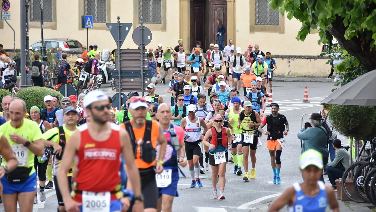 Una passata edizione della 100 km del Passatore (foto Regalami un sorriso) Una passata edizione della 100 km del Passatore (foto Regalami un sorriso)