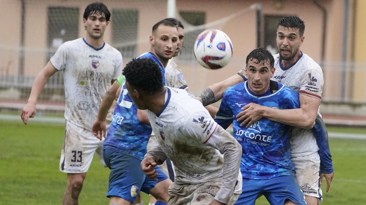 Da oggi comincia la preparazione del Prato alla sfida in programma domenica (calcio d’avvio alle 14.30) allo stadio Lungobisenzio contro... Da oggi comincia la preparazione del Prato alla sfida in programma domenica (calcio d’avvio alle 14.30) allo stadio Lungobisenzio contro...