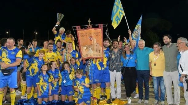 Il presidente Raffaelli: "Forse mancheremo d’esperienza, ma l’impegno è assicurato. Grazie a tutti: alle cheerleader, al gruppo dei bimbi e ai componenti della prima squadra. . Il presidente Raffaelli: "Forse mancheremo d’esperienza, ma l’impegno è assicurato. Grazie a tutti: alle cheerleader, al gruppo dei bimbi e ai componenti della prima squadra. .