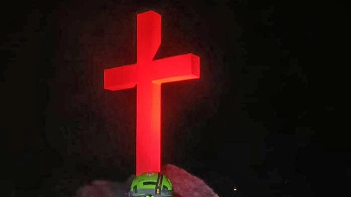Lucio Montanarini, 33 anni, originario del mantovano, esperto di montagna, da anni frequentava la zona delle Apuane. Il corpo del giovane è stato trovato dopo una notte intera di interventi.