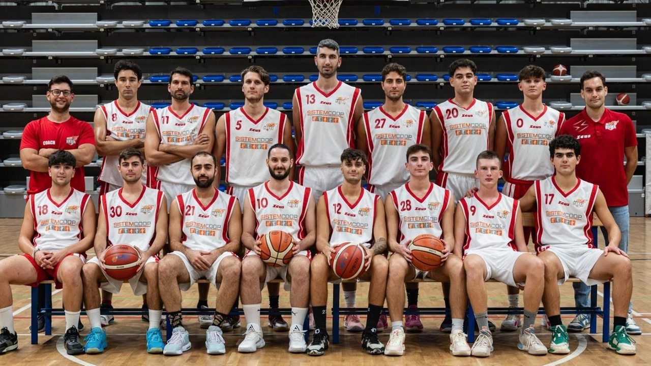 La squadra della Pallacanestro Massa che partecipa al campionato di Divisione regionale 3 La squadra della Pallacanestro Massa che partecipa al campionato di Divisione regionale 3