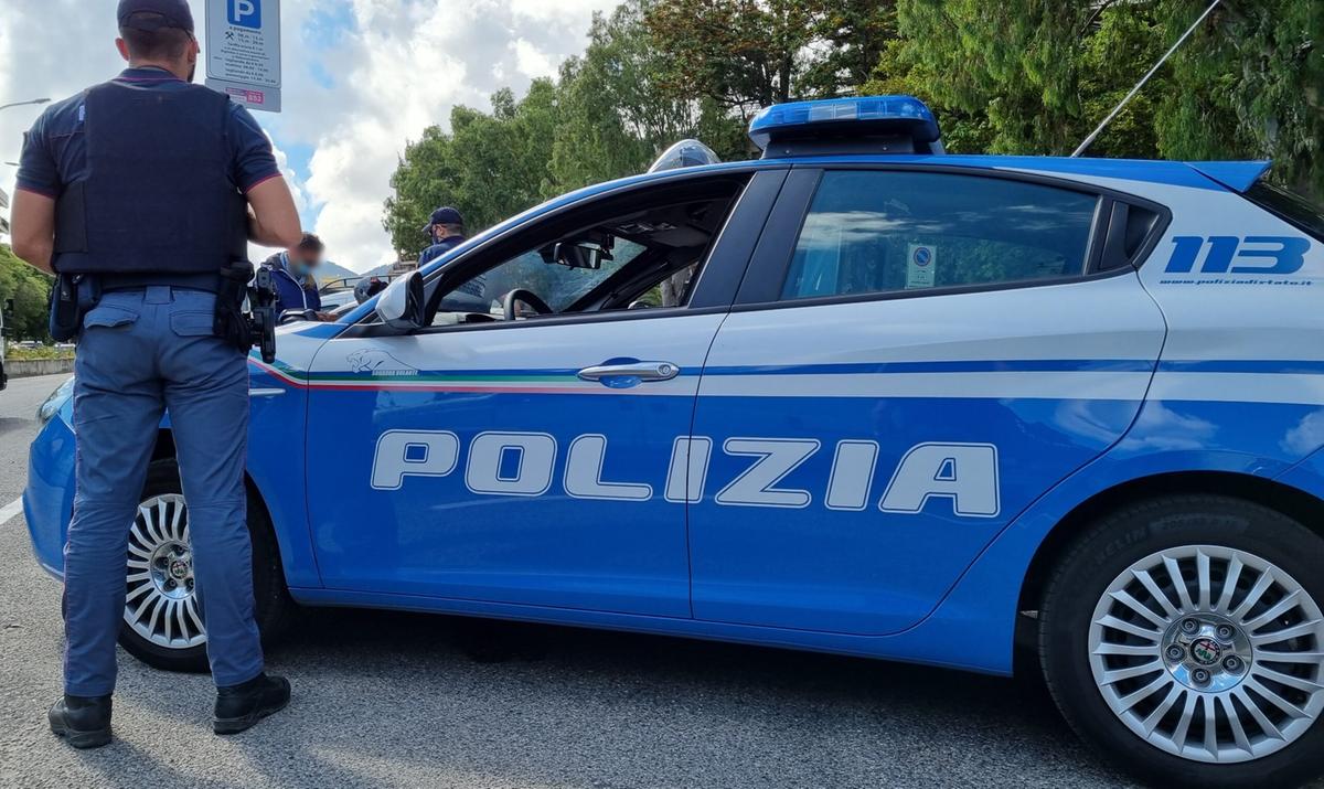 Scontro auto-scooter, si allontana dopo l’incidente Due denunce della polizia