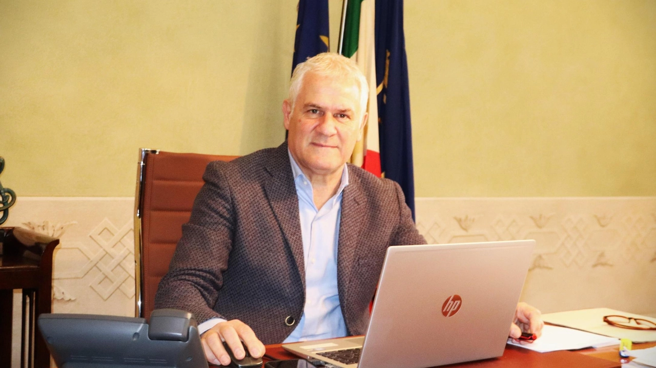 Il presidente della provincia, Marcello Pierucci, conferma che che Palazzo. Ducale,. non ha specifiche competenze in materia idrica, ma rivendica «di essere l’ente di collegamento tra le amministrazioni comunali»