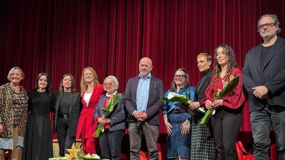 Protagoniste e protagonisti del dibattito al teatro ’Ciro Pinsuti’ di Sinalunga sul tema “In quanto donne... dalla disparità alla forza di essere“