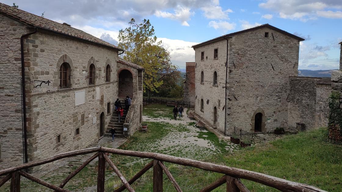 https://www.lanazione.it/image-service/view/acePublic/alias/contentid/MTdhNGE2ZDYtY2Y4Yy00/0/caprese-casa-michelangelo.jpeg?f=16:9&w=1200&h=630