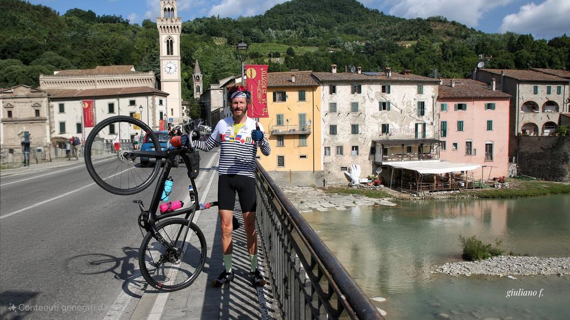 Da Cortona al Friuli in bicicletta, Jovanotti torna in sella: “Questo viaggio è quasi un esorcismo” Da Cortona al Friuli in bicicletta, Jovanotti torna in sella: “Questo viaggio è quasi un esorcismo”