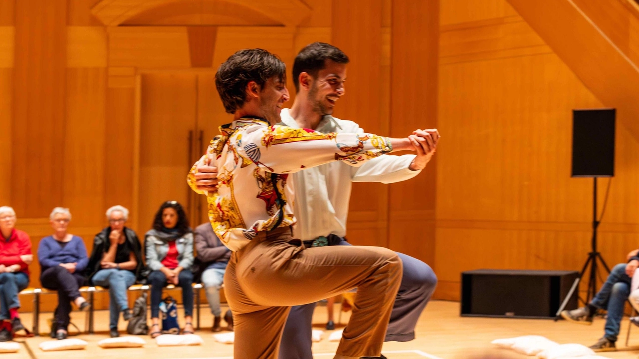La rassegna Tsu “Perché non ballate?“ si chiude con “Save the last dance for me“ di Alessandro Sciarroni, sabato in doppia replica La rassegna Tsu “Perché non ballate?“ si chiude con “Save the last dance for me“ di Alessandro Sciarroni, sabato in doppia replica