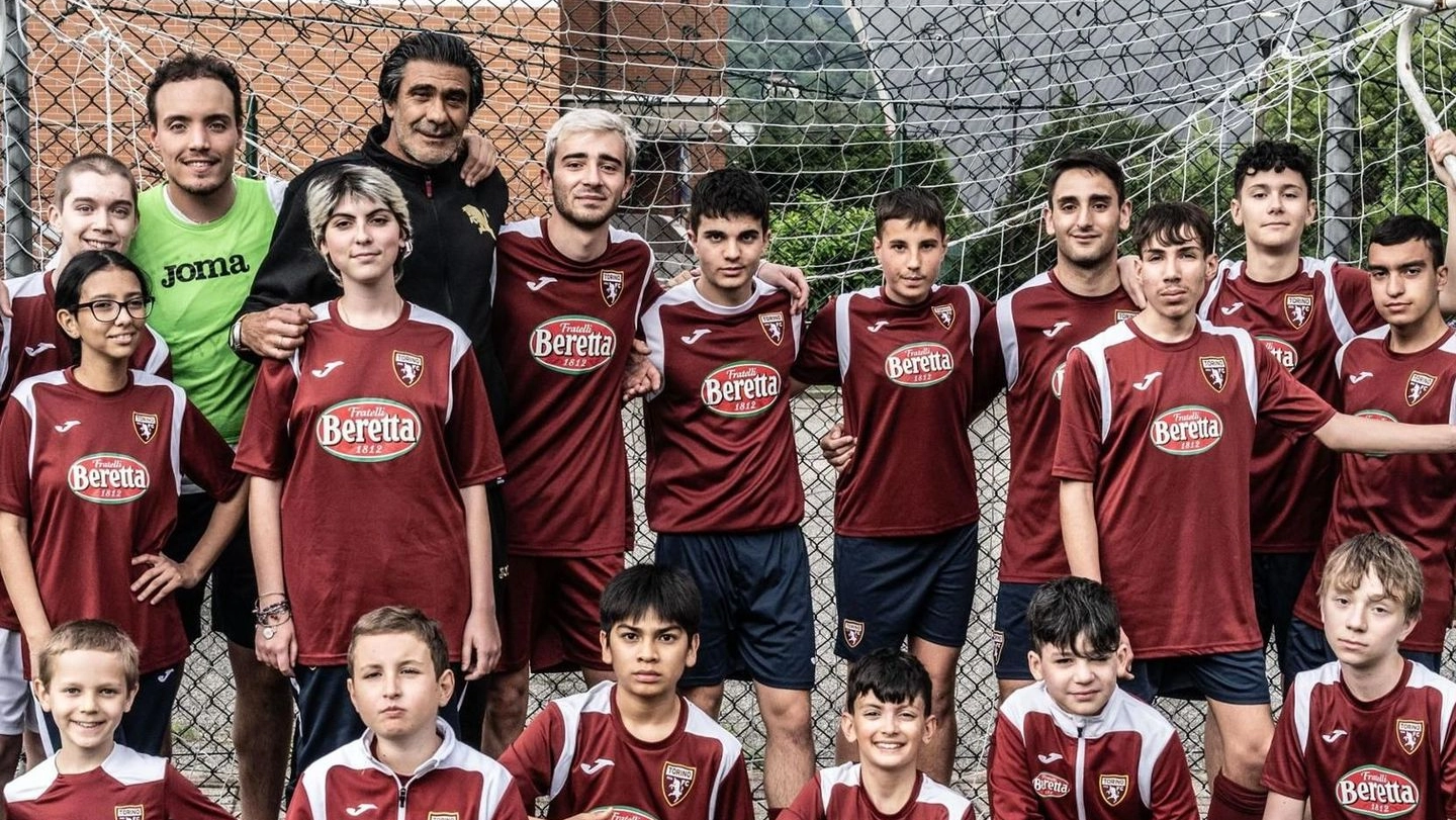 "Vorremmo allenarci sui campi della Nazionale al centro tecnico". Sono ventisette bambini di Torino, la "squadra della speranza"