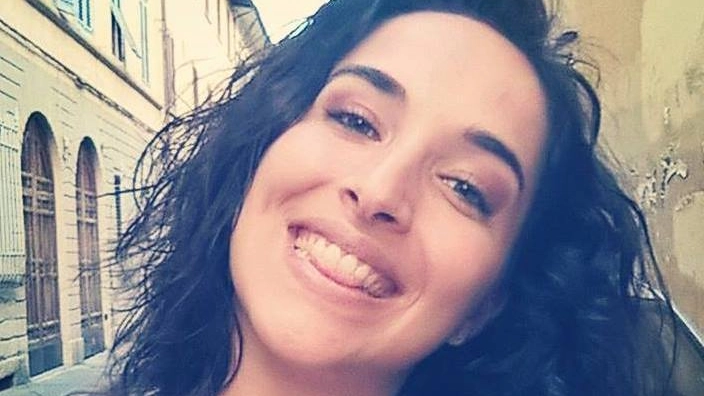 Elena Maestrini, vittima dell'incidente durante una gita Erasmus nel 2016. Gavorrano le intitola la nuova biblioteca Elena Maestrini, vittima dell'incidente durante una gita Erasmus nel 2016. Gavorrano le intitola la nuova biblioteca