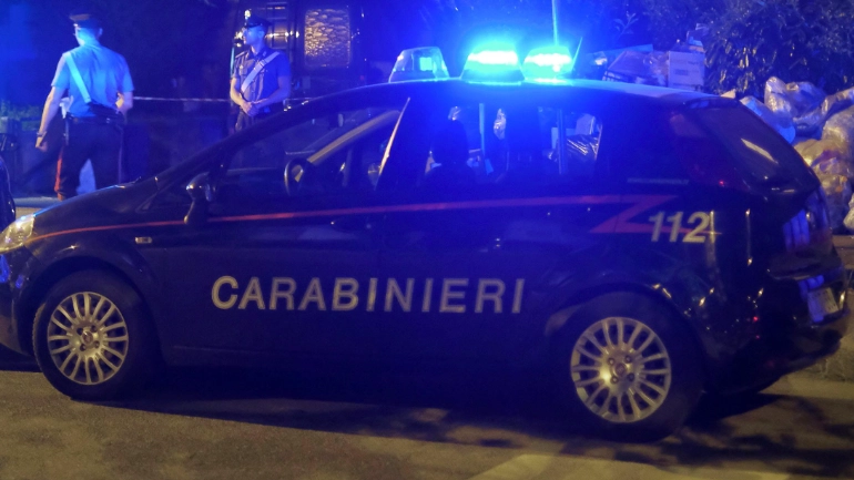 Carabinieri in una foto di repertorio. La giovane è stata investita ed è stata trasferita in codice rosso in ospedale