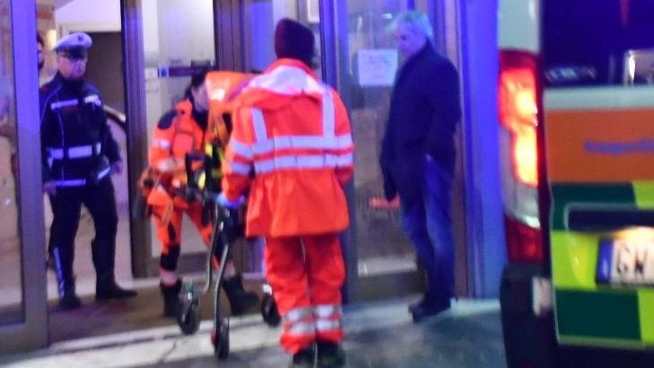 I soccorsi in Comune durante la seduta