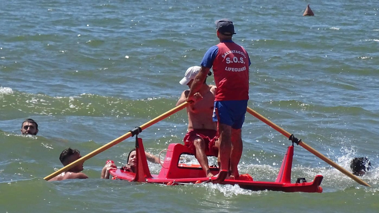 Anche per la Versilia la Capitaneria di Porto starebbe valutando un prolungamento dell’obbligo di sorveglianza in mare