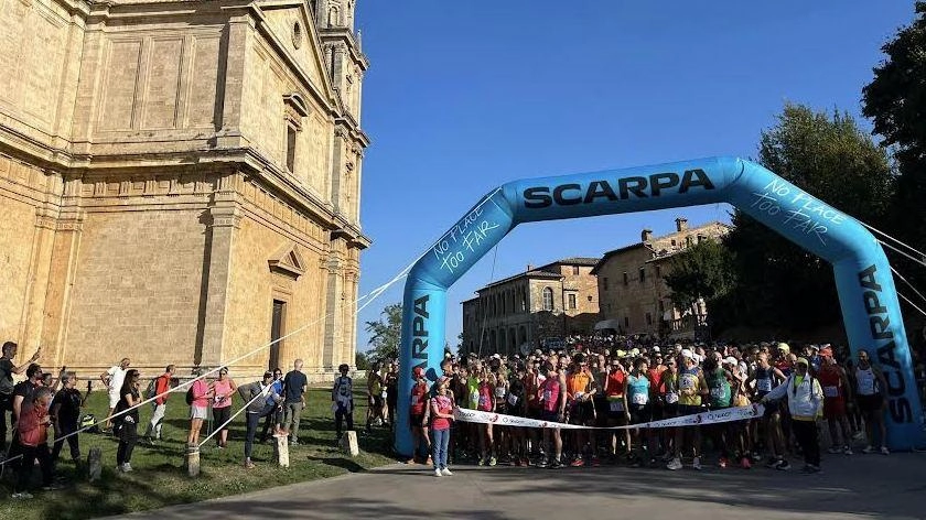 Una bellissima immagine della partenza della ’Montepulciano Run’ da San Biagio Una bellissima immagine della partenza della ’Montepulciano Run’ da San Biagio