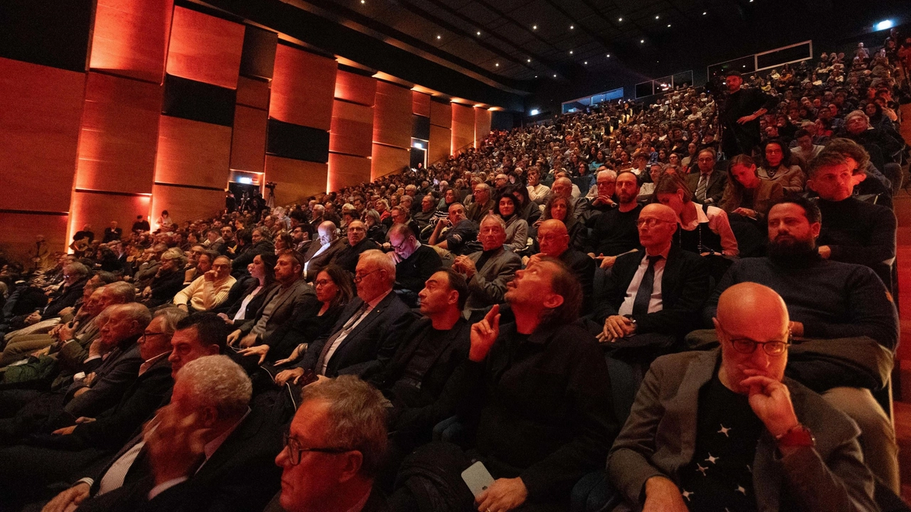 Risorse in aumento di 7,5 milioni. Sono 24 i bandi tematici per il 2025. Investimenti ai Lupi di Toscana e per gli studenti a villa Monna Tessa . . Risorse in aumento di 7,5 milioni. Sono 24 i bandi tematici per il 2025. Investimenti ai Lupi di Toscana e per gli studenti a villa Monna Tessa . .