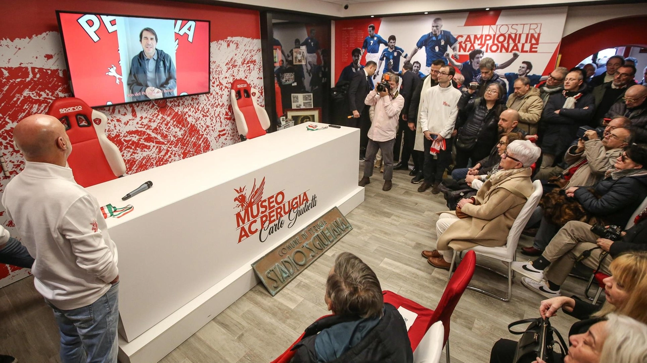 Un momento della cerimonia di intitolazione del Museo del Grifo a Carlo Giulietti Messaggio video del presidente Javier Faroni Un momento della cerimonia di intitolazione del Museo del Grifo a Carlo Giulietti Messaggio video del presidente Javier Faroni