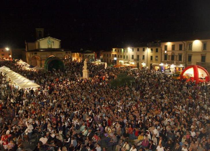 Torna la ’Notte Bianca’. Il 30 agosto si fa festa. Quattro palchi in città