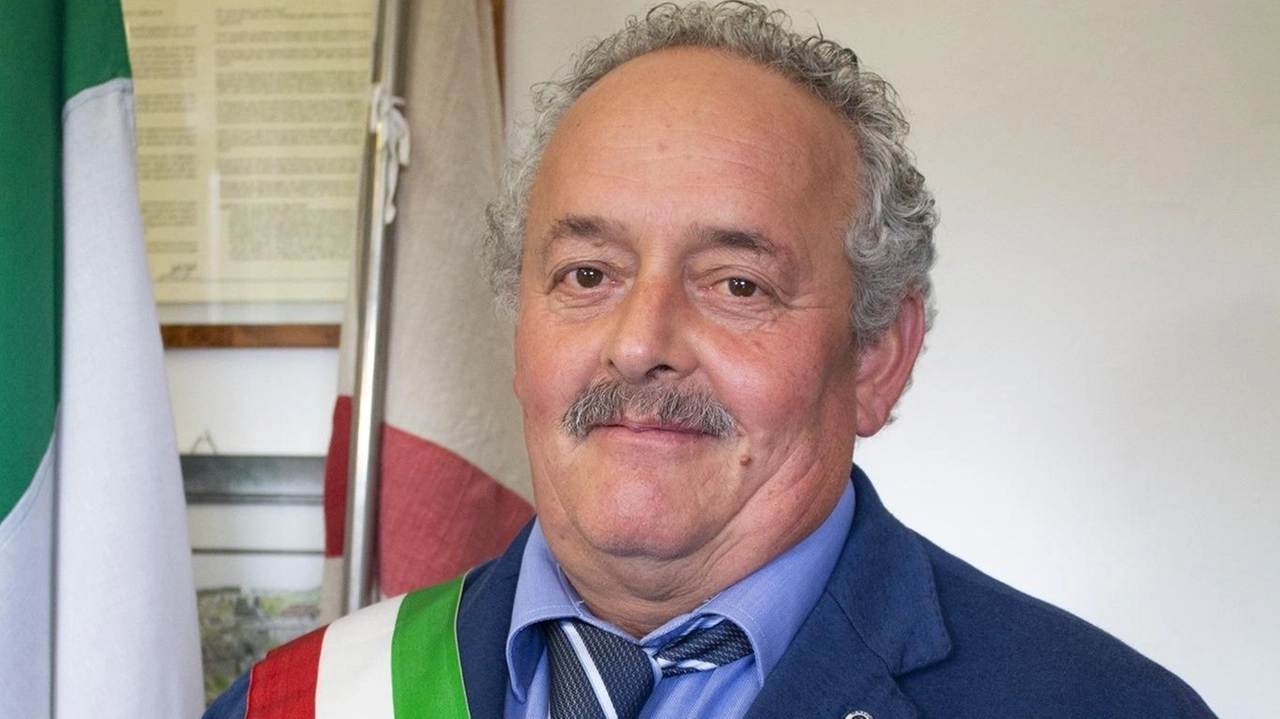 Il sindaco Piero Lunardi fa sapere che tra qualche giorno ci saranno i cartelli indicatori per via Quattro Querci, via Simoncini e via Ville Il sindaco Piero Lunardi fa sapere che tra qualche giorno ci saranno i cartelli indicatori per via Quattro Querci, via Simoncini e via Ville