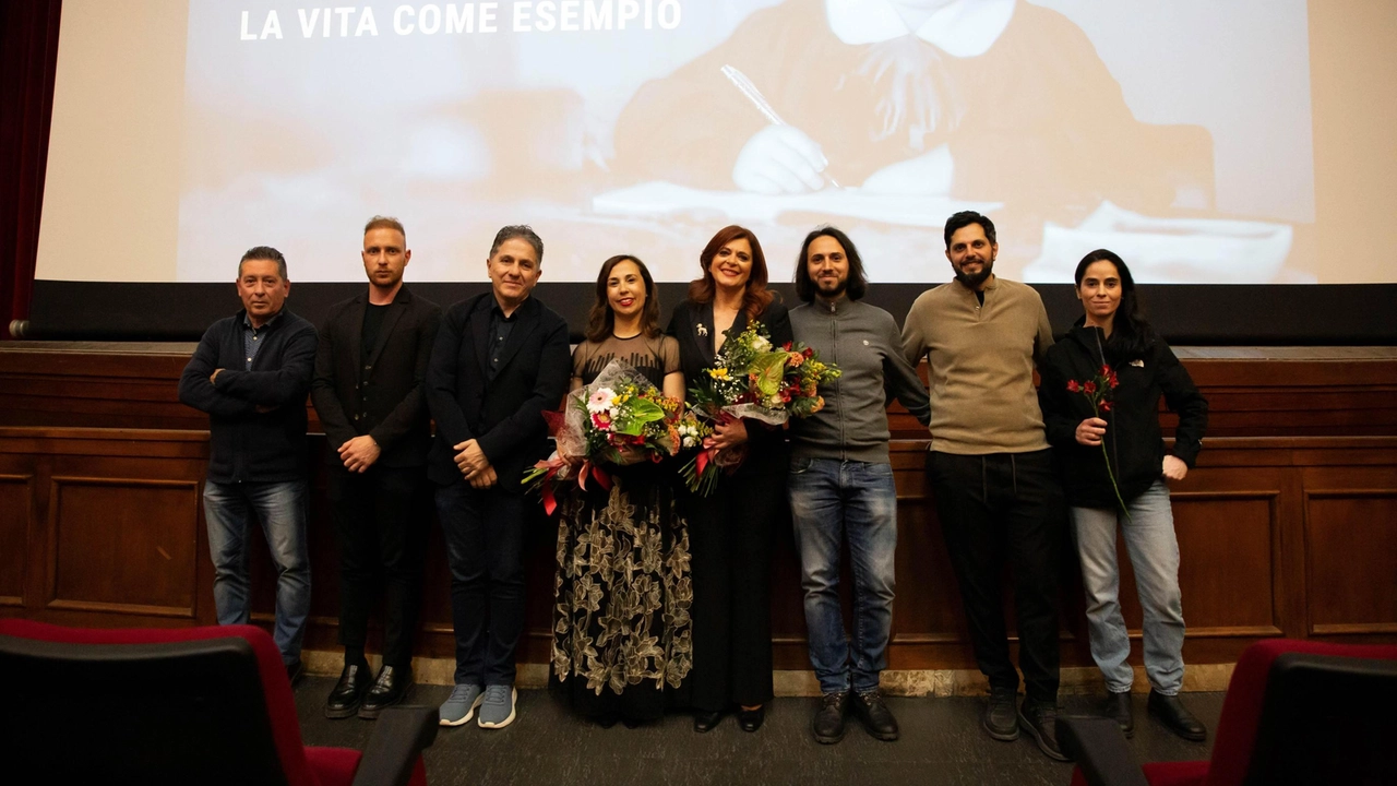 Docufilm presentato in anteprima in un gremito Politeama Clarici Beatrice Baldaccini presidente della Fondazione: «Testimonianza di vita» Docufilm presentato in anteprima in un gremito Politeama Clarici Beatrice Baldaccini presidente della Fondazione: «Testimonianza di vita»