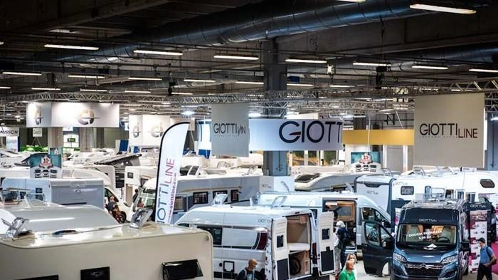 Al. Salone del Camper in vetrina le eccellenze del settore. Nelle province di Siena e di Firenze viene prodotto circa il 90% dei veicoli ricreazionali italiani Al. Salone del Camper in vetrina le eccellenze del settore. Nelle province di Siena e di Firenze viene prodotto circa il 90% dei veicoli ricreazionali italiani