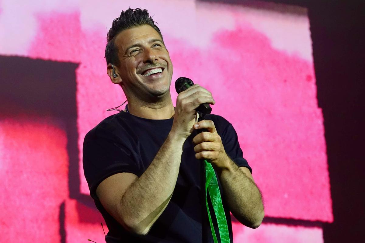 Il nuovo disco di Gabbani, il debutto di ‘Dalla mia parte’ in attesa del concerto di Verona Il nuovo disco di Gabbani, il debutto di ‘Dalla mia parte’ in attesa del concerto di Verona