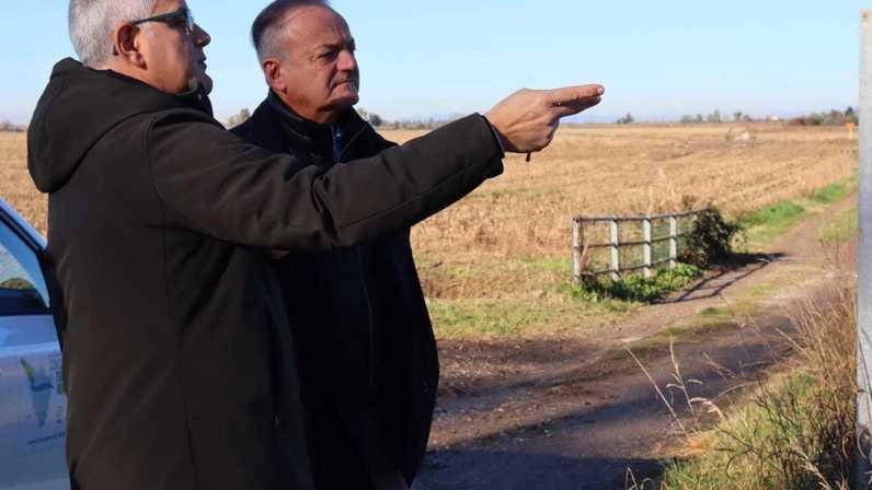 Il presidente dei Consorzio Dino Sodini in visita ai terreni oggetto d’intervento Il presidente dei Consorzio Dino Sodini in visita ai terreni oggetto d’intervento