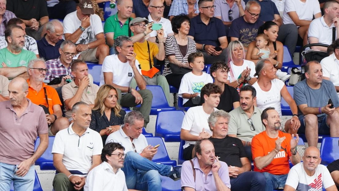 La tifoseria arancione (. Castellani La tifoseria arancione (. Castellani