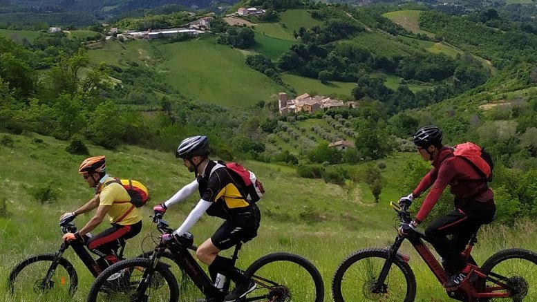 TODI – "Amerina Bike Route": è il progetto approvato dalla Giunta comunale per il finanziamento di interventi volti alla promozione... TODI – "Amerina Bike Route": è il progetto approvato dalla Giunta comunale per il finanziamento di interventi volti alla promozione...