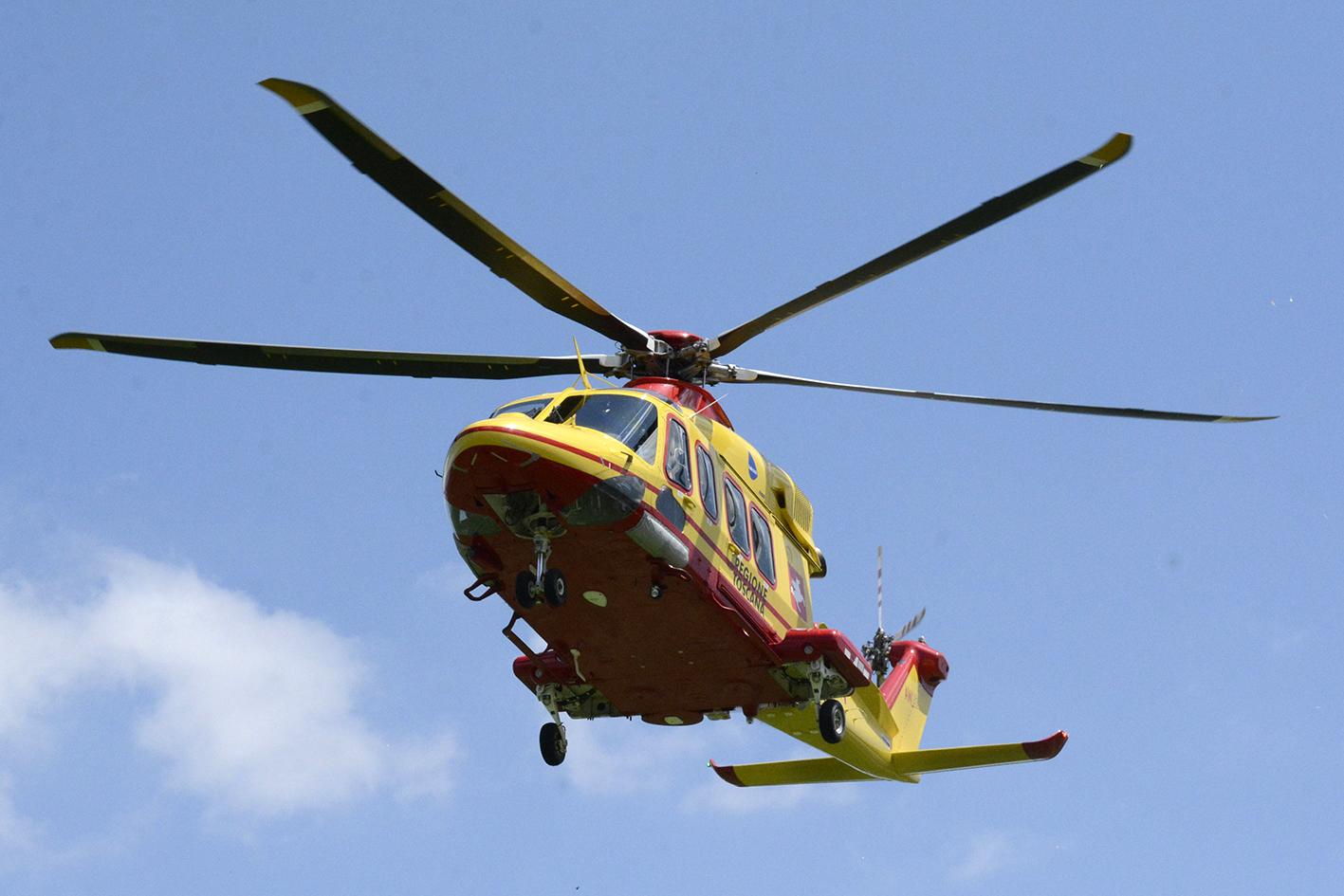 Dramma in diretta, chiama la moglie mentre è al volante: “Mi sto sentendo male”. Trovato senza vita