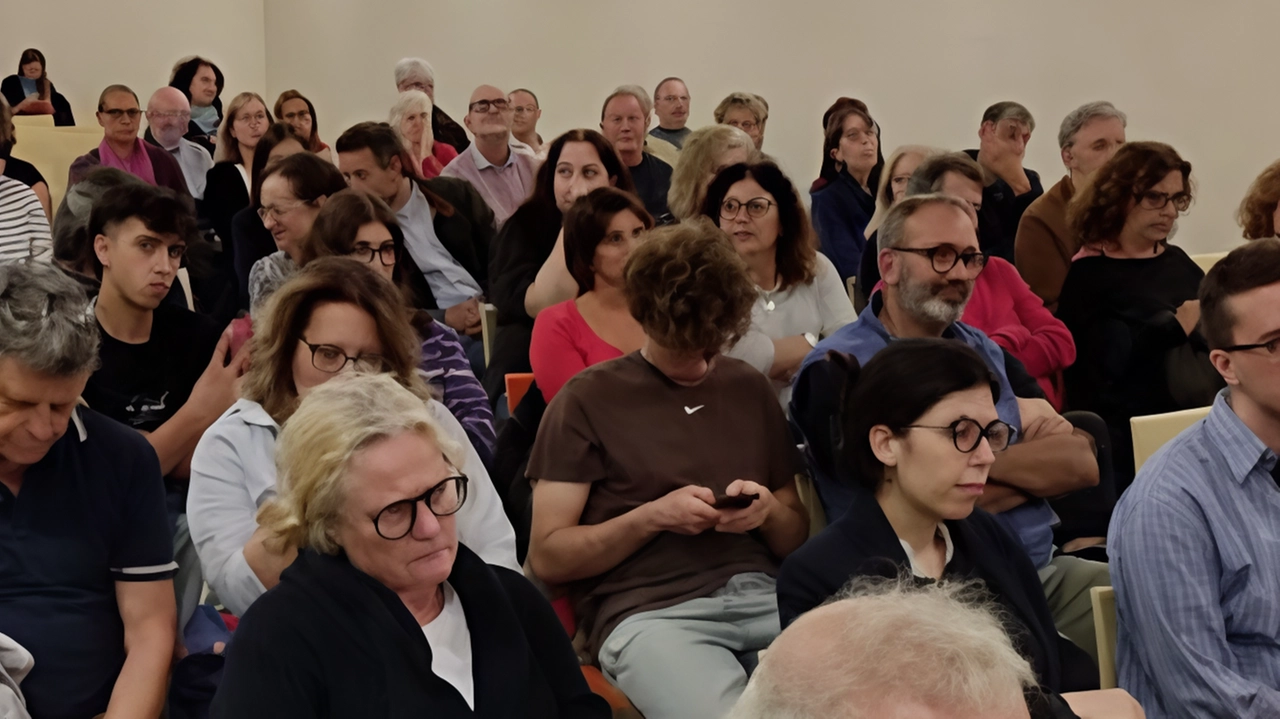 Sabato prossimo a Scandicci, Mani Tese festeggia 60 anni con una giornata di eventi e laboratori per valorizzare la solidarietà locale. Sfilata, pranzo contadino e torta celebrativa saranno i momenti clou della celebrazione. Sabato prossimo a Scandicci, Mani Tese festeggia 60 anni con una giornata di eventi e laboratori per valorizzare la solidarietà locale. Sfilata, pranzo contadino e torta celebrativa saranno i momenti clou della celebrazione.