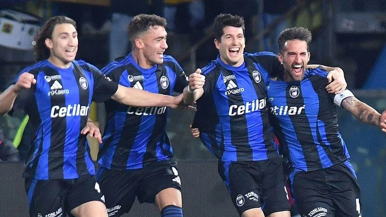 Lati opposti Pisa e Salerno mai così lontane