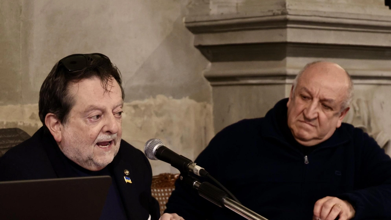 Padre Giuseppe Pagano (. a destra. ) è il priore della comunità agostiniana di Santo Spirito: da almeno due anni porta avanti la battaglia per evitare che l’ex caserma della piazza, attigua al convento, venga trasformata in una residenza per anziani ricchi: «Ci impegniamo alla gestione e alla manutenzione del bene ma vogliamo garanzie» Padre Giuseppe Pagano (. a destra. ) è il priore della comunità agostiniana di Santo Spirito: da almeno due anni porta avanti la battaglia per evitare che l’ex caserma della piazza, attigua al convento, venga trasformata in una residenza per anziani ricchi: «Ci impegniamo alla gestione e alla manutenzione del bene ma vogliamo garanzie»