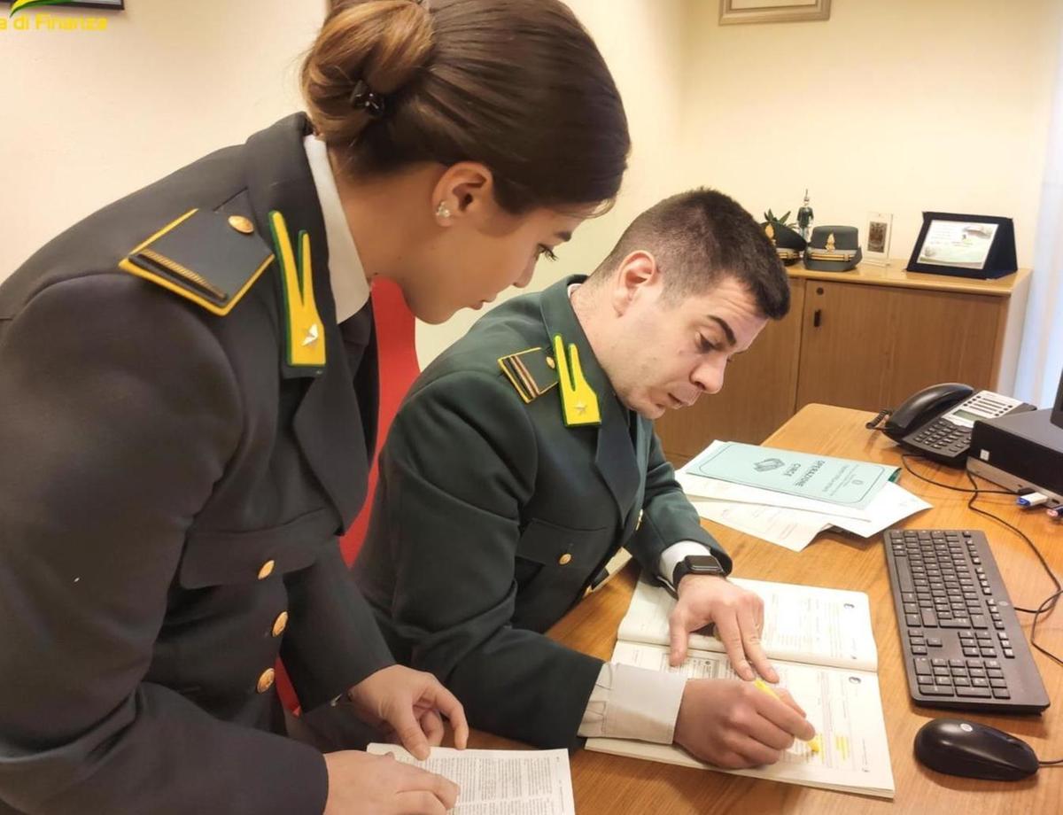 Grosseto, sequestri per 600mila euro: crediti d’imposta falsi e corsi mai svolti