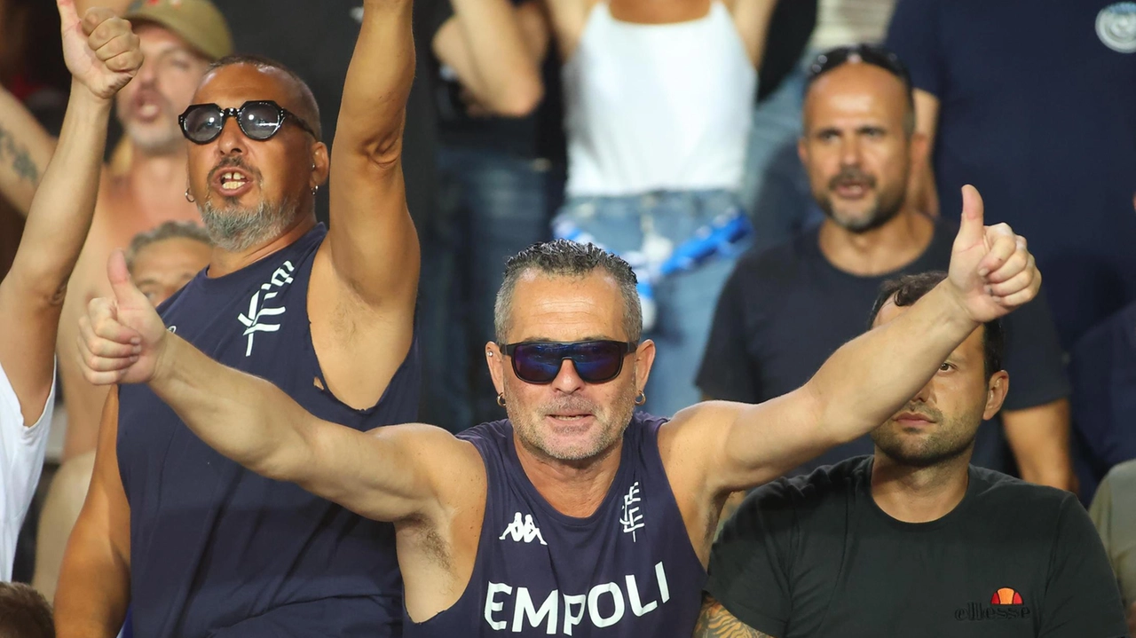 Tifosi azzurri allo stadio Castellani Computer Gross Arena (Gasperini/FotoGermogli)