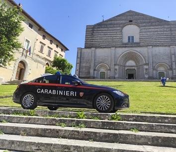 https://www.lanazione.it/image-service/view/acePublic/alias/contentid/MThlYzRjOTAtOTUzOC00/0/forza-posto-di-blocco-arrestato-un-sedicenne.jpeg?f=1.91:1&w=1200