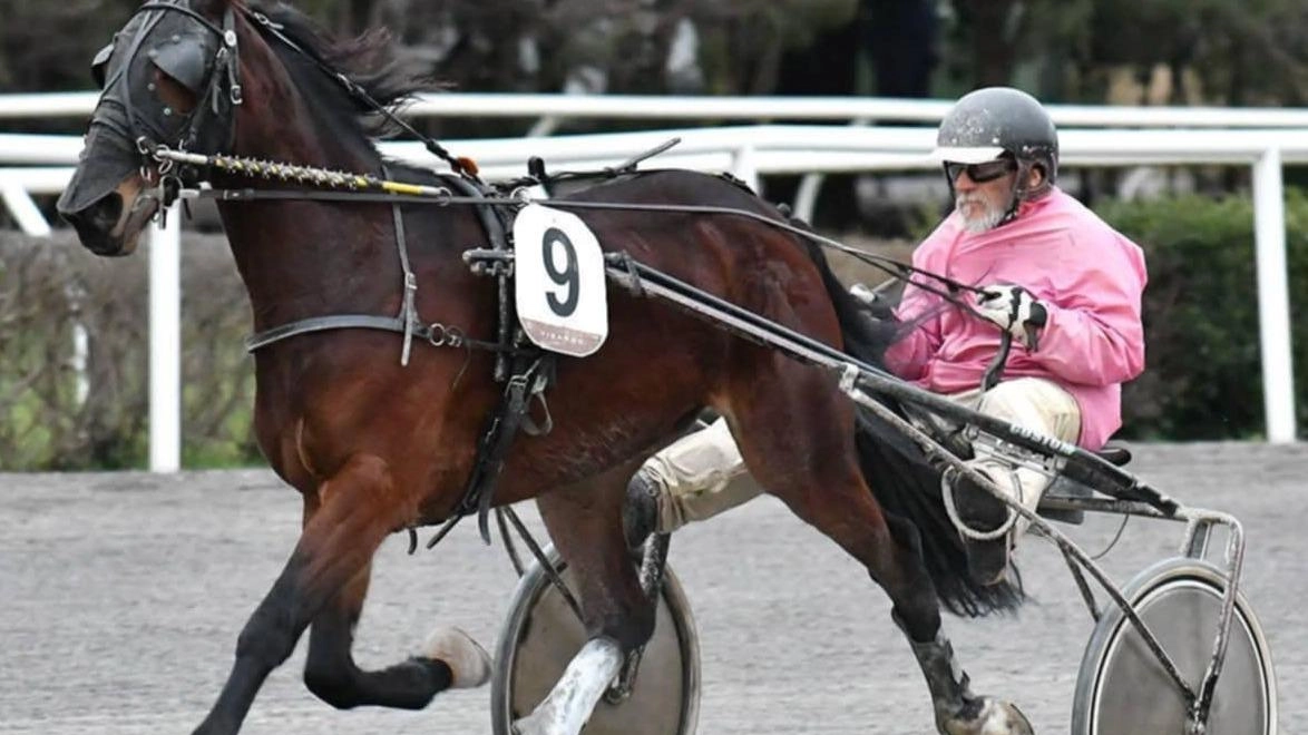 Al via anche l’inossidabile driver Manlio Capanna, prossimo agli 84 anni Al via anche l’inossidabile driver Manlio Capanna, prossimo agli 84 anni