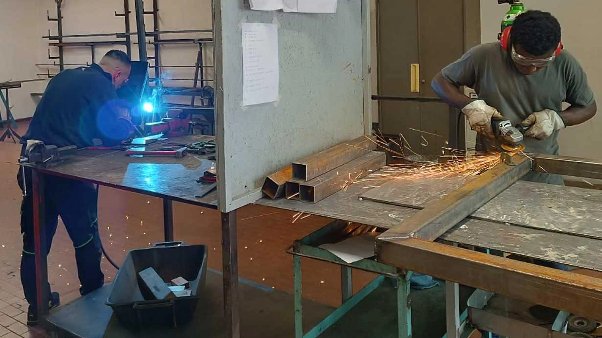 "Offriamo ai giovani in difficoltà una chance di reintegrazione nella società" "Offriamo ai giovani in difficoltà una chance di reintegrazione nella società"