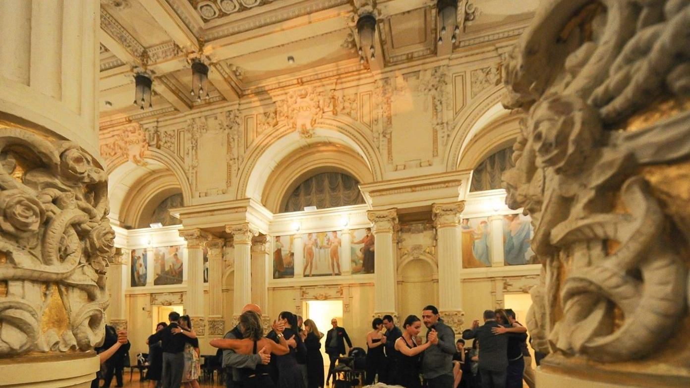 “Umbria Tango Festival“, arriva l’edizione winter. Milonghe e campioni: si danza sul palco del Menotti