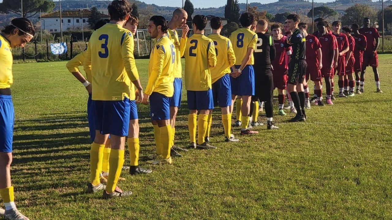 Il Serravalle (in maglia amaranto) prima di un match della passata stagione Il Serravalle (in maglia amaranto) prima di un match della passata stagione
