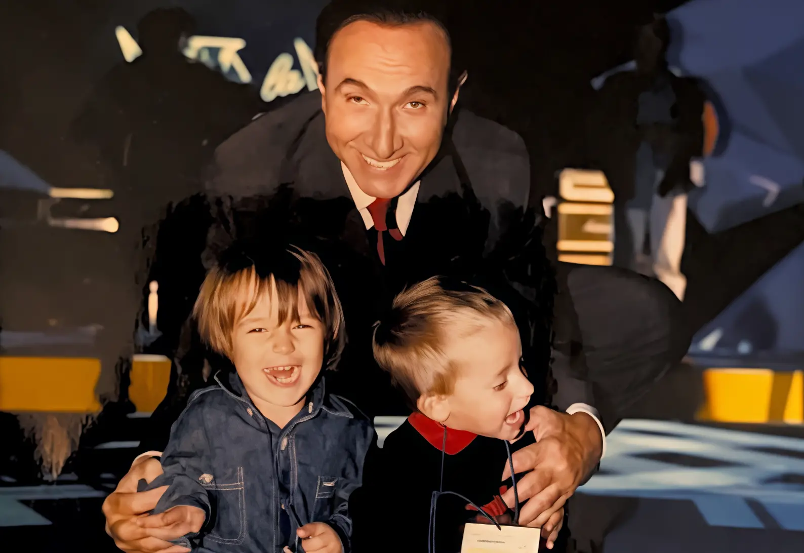 Sotto il palco di Superpippo: "Babbo Walter e l’amico d’oro"