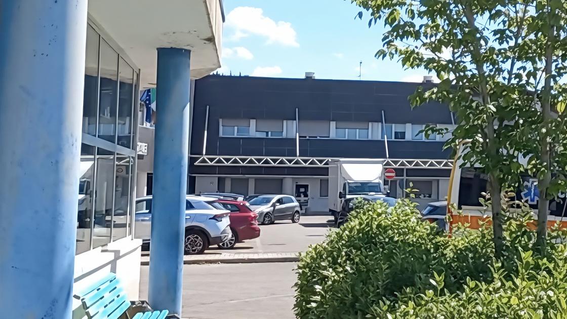 Carli saluta l’ospedale. Due sindaci in campo: "Seria preoccupazione"