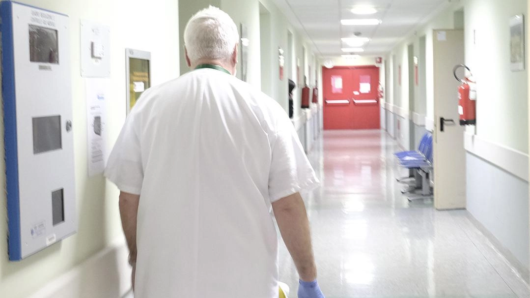 Un reparto dell’ospedale San Bartolomeo di Sarzana. Asl5 ha pubblicato la relazione annuale sul rischio clinico (. foto d’archivio Un reparto dell’ospedale San Bartolomeo di Sarzana. Asl5 ha pubblicato la relazione annuale sul rischio clinico (. foto d’archivio