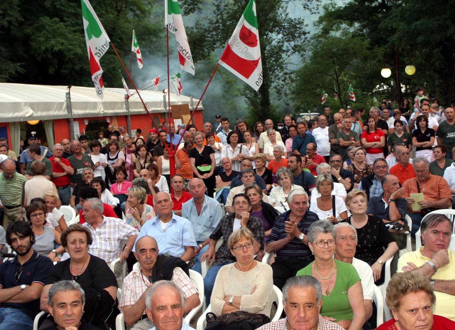 https://www.lanazione.it/image-service/view/acePublic/alias/contentid/MTk2ZmQ4MWUtNDc1OC00/0/assemblea-sui-piloni-contestati-svolgeremo-approfondimenti.jpeg